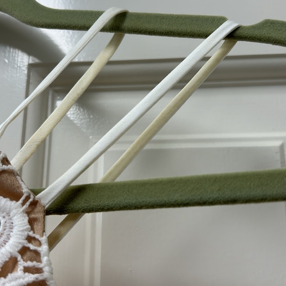 DO+BE size small two piece white lace set - Picture 6 of 10